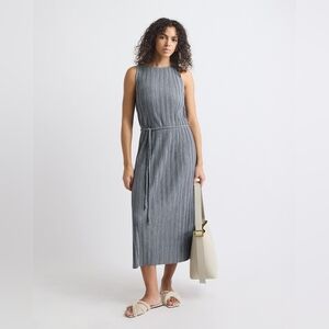 Sleeveless Pleated Grey Maxi Dress